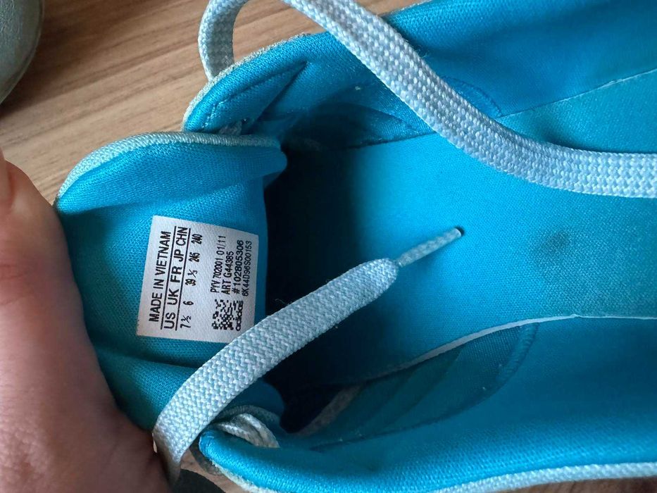 Дамски маратонки Adidas номер 39