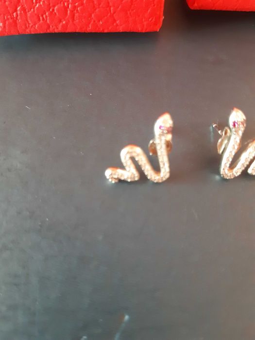 Обеци, сребърни дамски чисто нови в кутийка