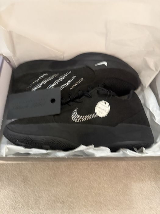 adidasi nike ja 2 swarovski.  originali , noi cu cutie , marimea 42