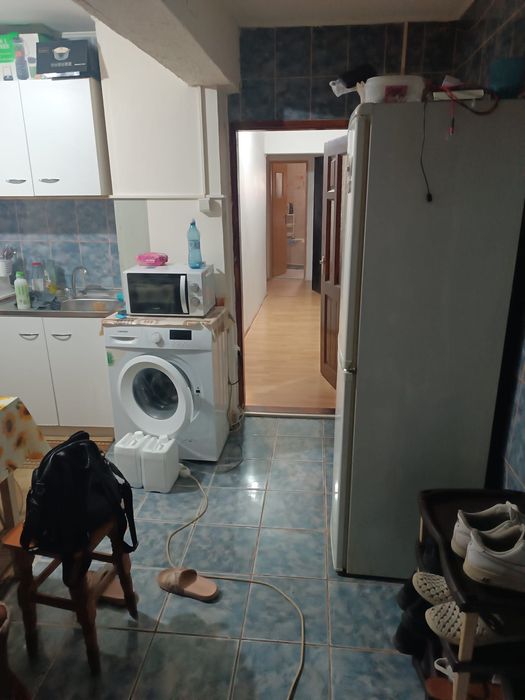 Se vinde apartament 2 camere decomandat parter