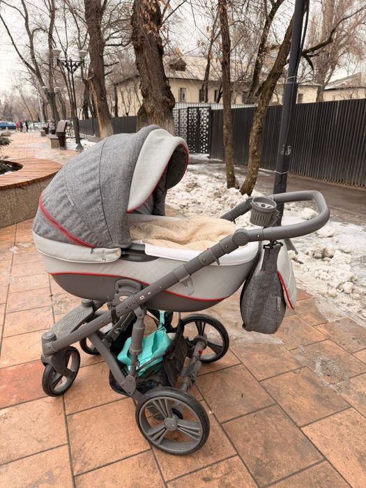 Продам коляску Adamex