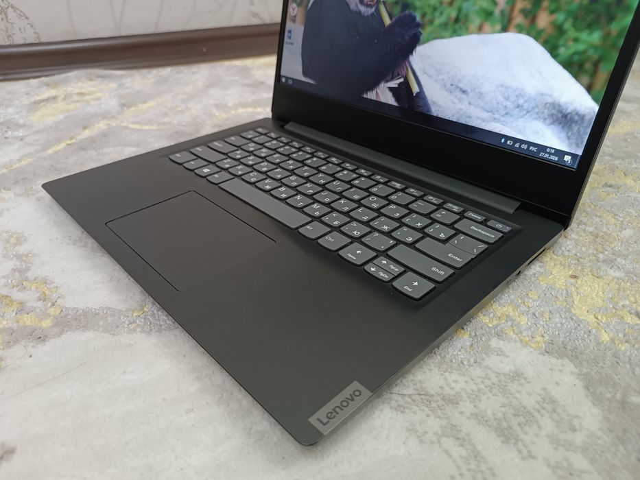 Ноутбук LENOVO Современный.