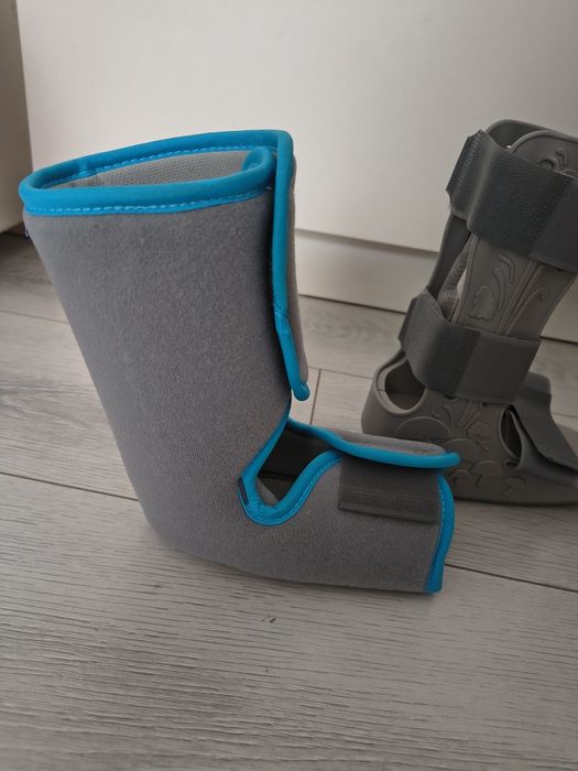„Orteză tip gheată pentru copii (walker boot)