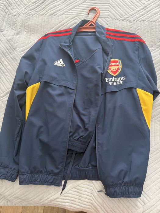 Продам спортивный костюм