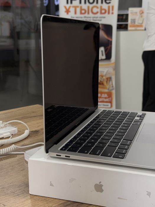 MacBook Air M1•256GB•100%