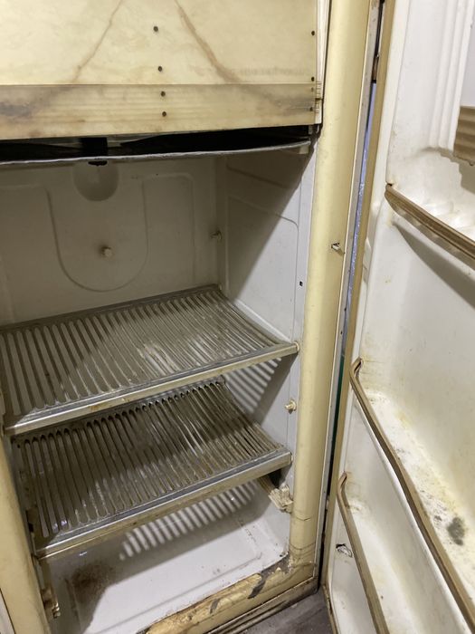 Продам ретро-холодильник