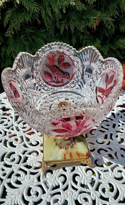 Fructieră din cristal masiv.