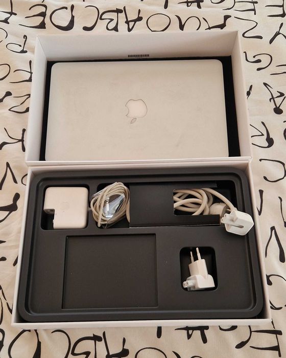 Лаптоп Apple MacBook Air 11 (MJVM2ZE/A)