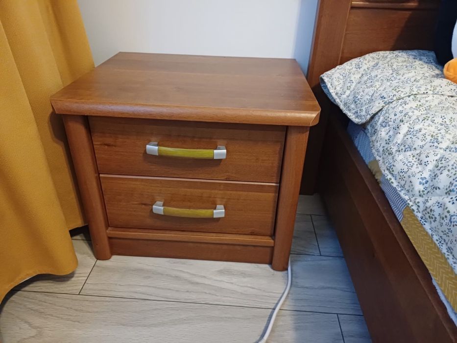 Se vinde Urgent Pat matrimonial Noptiere ,Comoda, Saltea