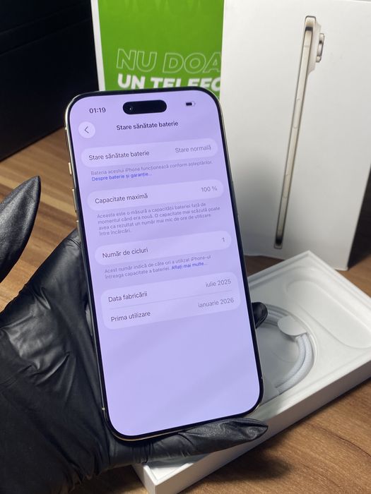 iPhone Air• 256 GB • Light Gold