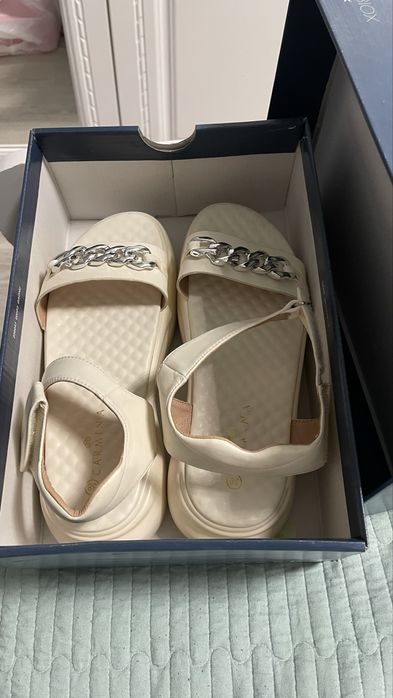 Женская обувь 38 размер