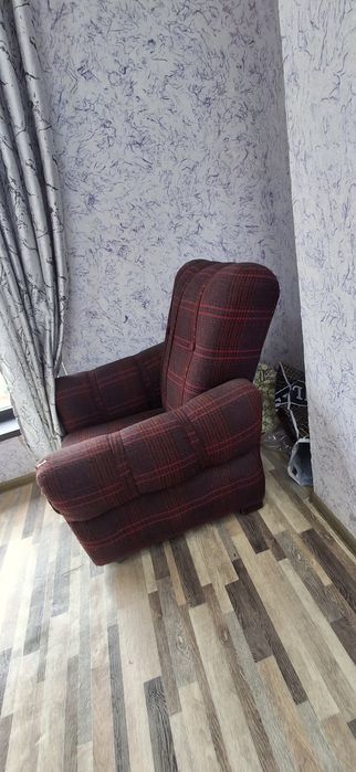 Divan sotilade 2 ta
