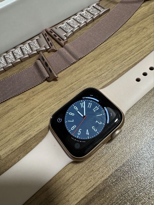 Urgent!! Apple Watch 5 32GB 40mm