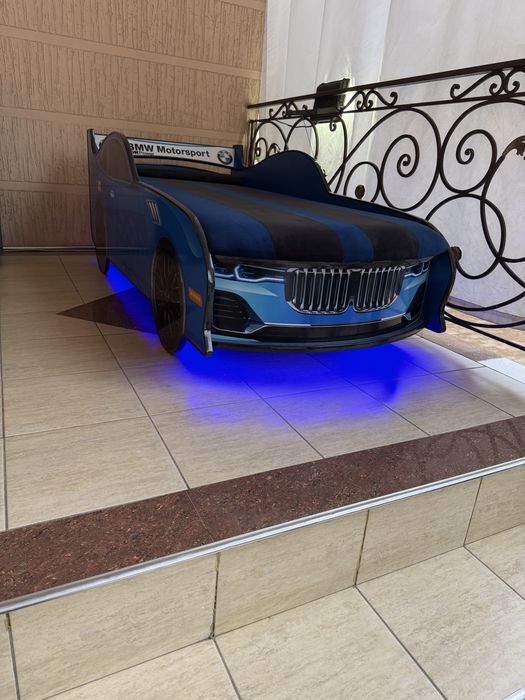 Продаётся кровать-машина BMW в отличном состоянии.