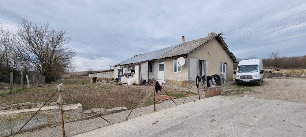 Продава се Промишлена сграда в с. Ушинци, Област Разград - 1620 кв.м за 189 €/кв.м - Снимка #4