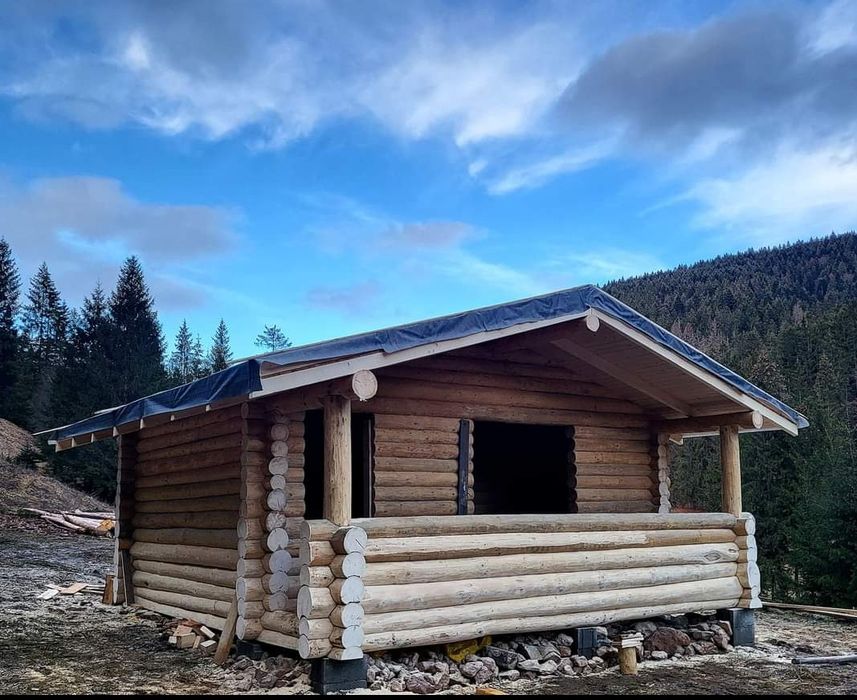 Vand Casuta , Cabana din lemn ,bustean necalibrat