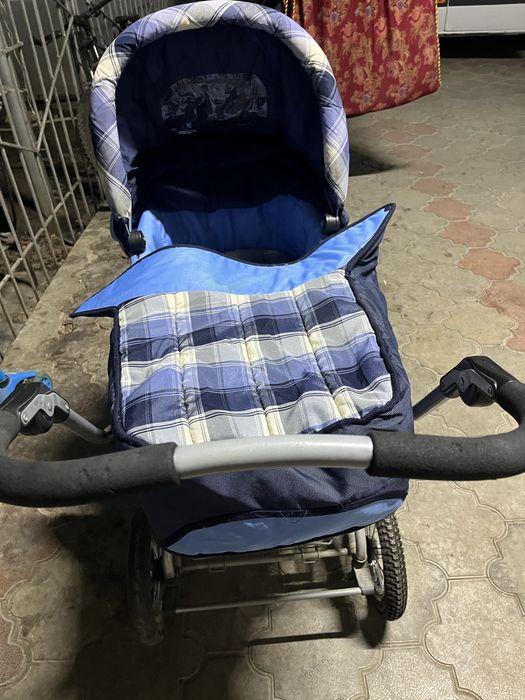 Детская коляска синяя
