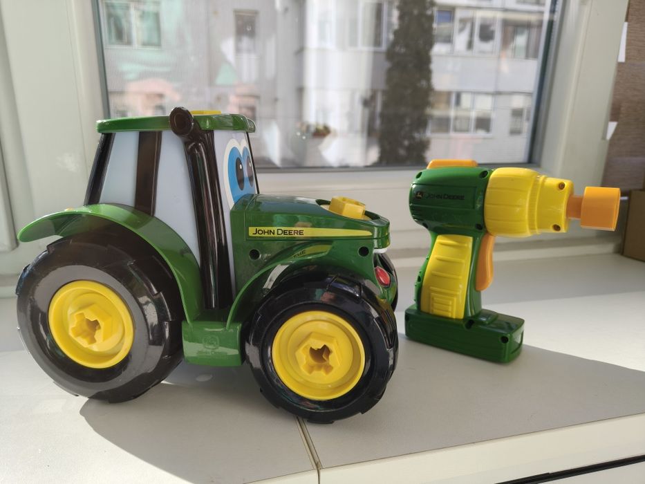 Tractor John Deere "Build-a-Johnny" cu Bormașină Electrică