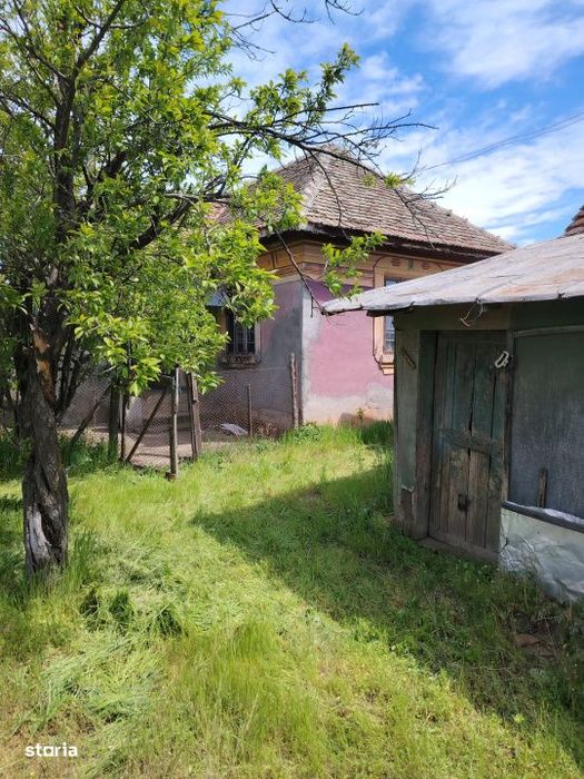 Casa de vanzare in comuna Caraula – 65 mp, teren generos 2800 mp