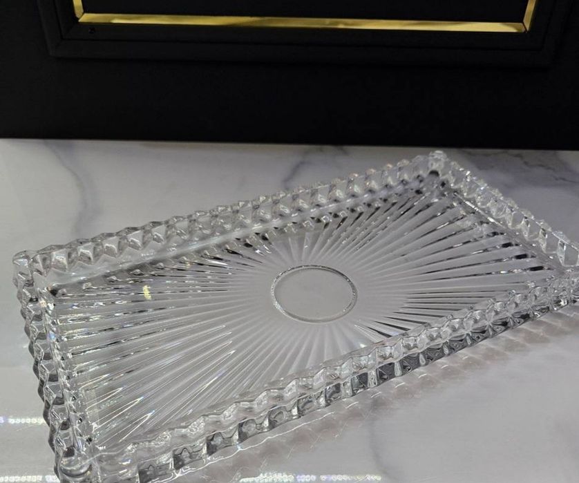 Chinni. Idishlar xrustal. Pechonnitsa. Rogashka. Catering