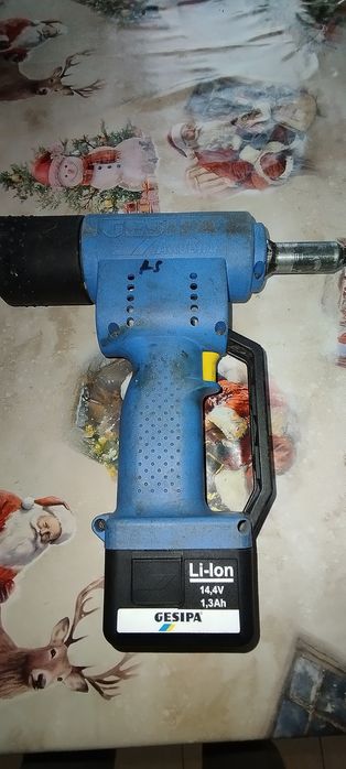Vând pistol pentru nituri pop electric  Gesipa și Goebel