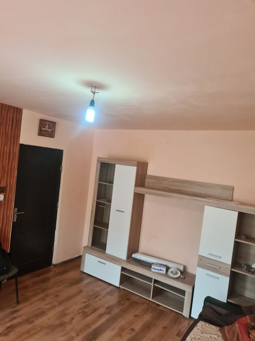 Garsoniera de închiriat în zona insulei de agrement bacau