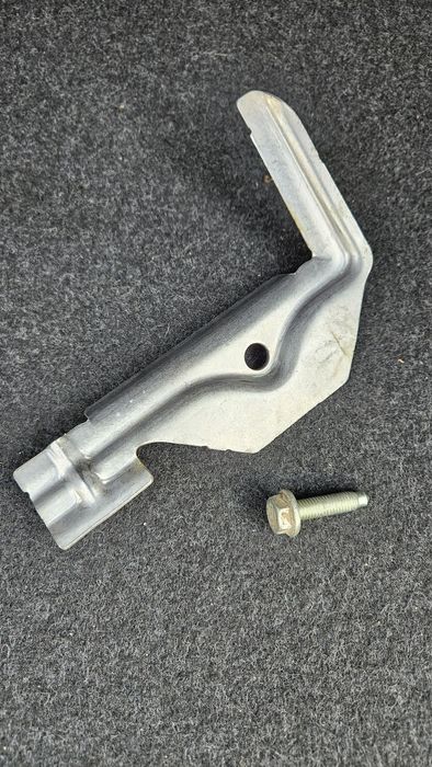 Планка държач за акумулаторна батерия