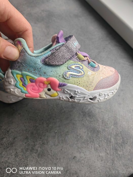 Skechers за момиче 22 номер