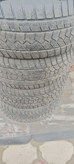 Шины зимние 235/55/17