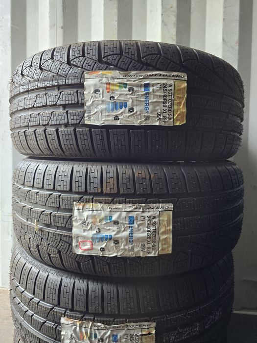 Set 245 40 20  275 35 20 pirelli NOI