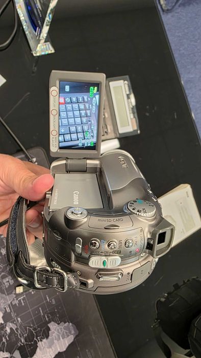 Camera video Canon DC40 cu scriere pe mini DVD (Camcorder NTSC DC40)