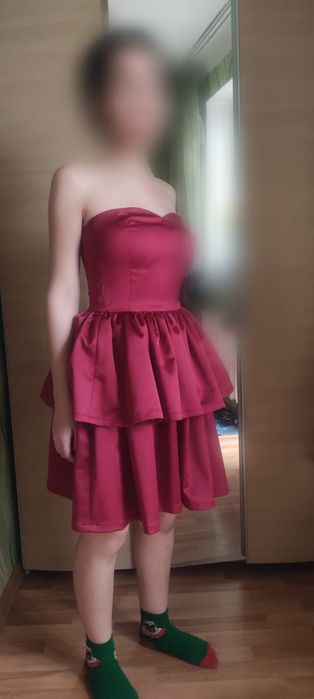 Платье нарядное, атласное