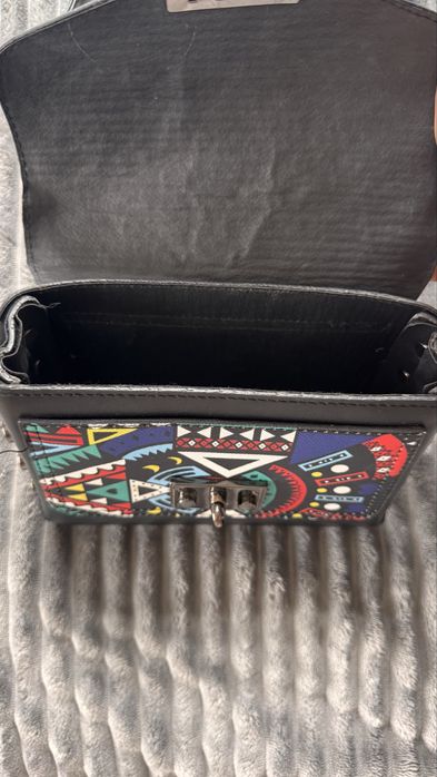 Чанта с дълга дръжка и два джоба