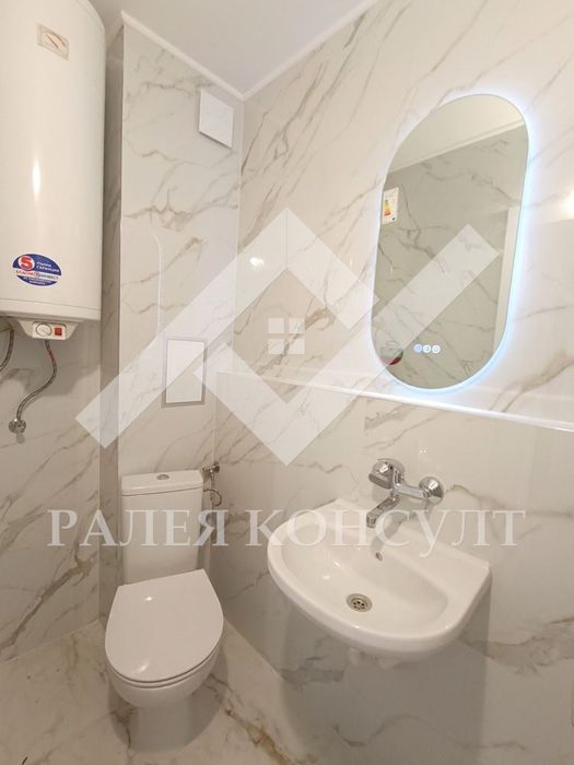 Продава се Тристаен апартамент в Пловдив, Каменица 1 - 170 кв.м за 1548 €/кв.м - Снимка #8