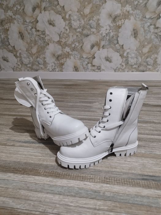 Продам зимние сапоги