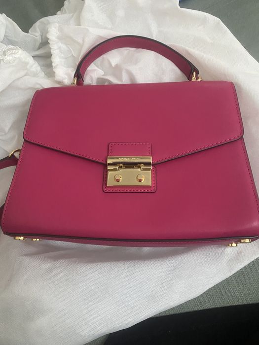 Продается сумка Майк Корс оригинал.