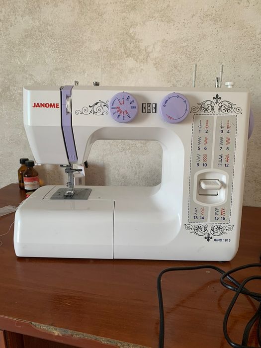 Швейная машина janome