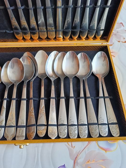 Набор столовых приборов.