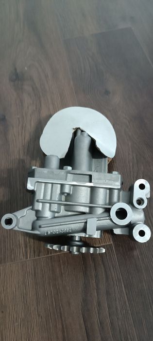 Pompă ulei Peugeot 207 1,4 benzină