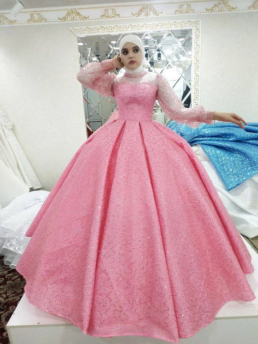 Платья на продажу