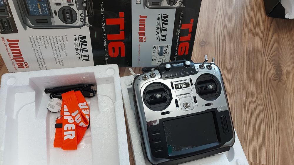 Jumper T16pro Multiprotocol + 4Ch Receiver