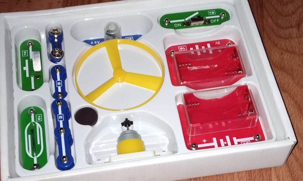 Электронные конструкторы Знаток