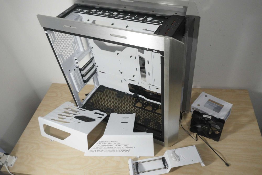 [САМО ЛИЧНО] Кутия Asus ROG GX601 Helios white PC case /вкл. ДДС