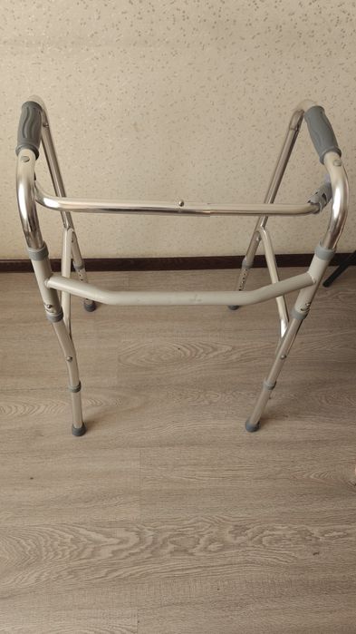 Ходунок шагающий, усиленный