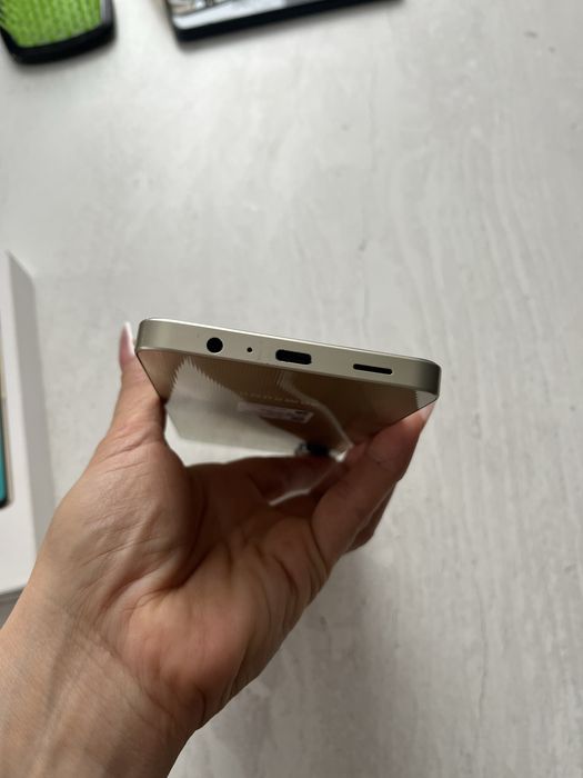 Продам телефон !