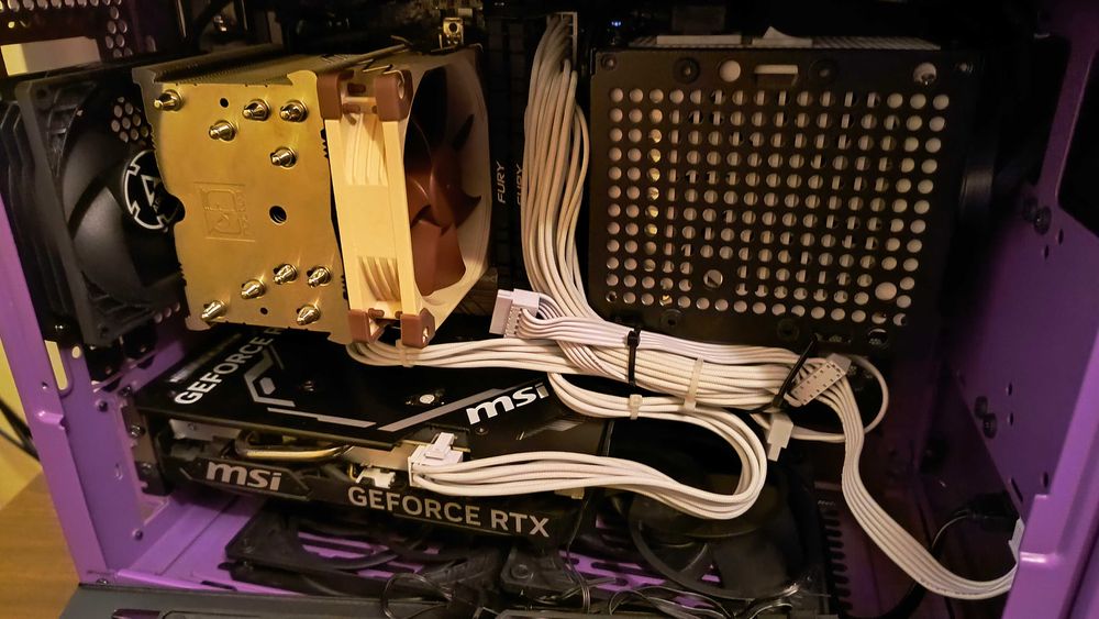 Mini-ITX Геймърскo PC, Ryzen 5700X, 32GB DDR4-3600, RTX 4060 TI 16GB