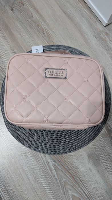 Козметична чантичка Guess