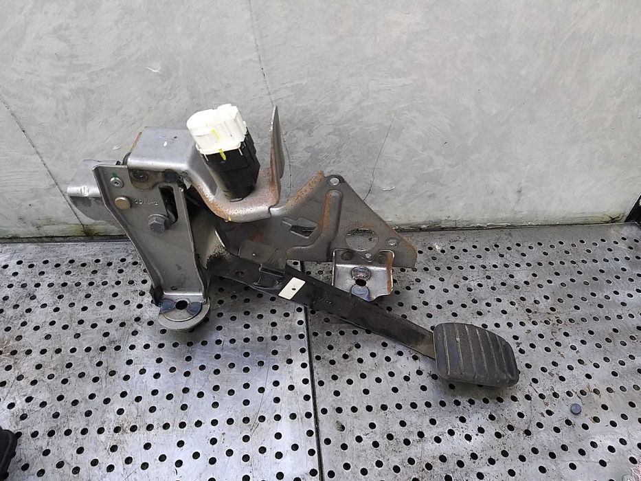 Pedala frana 1.5 dci renault captur 1 j5 h5 0137144