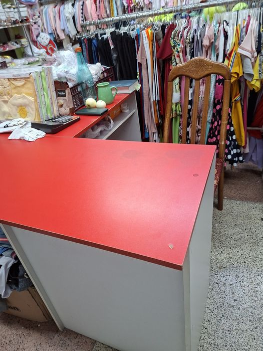Продаю шкафы с магазиназина б/у .