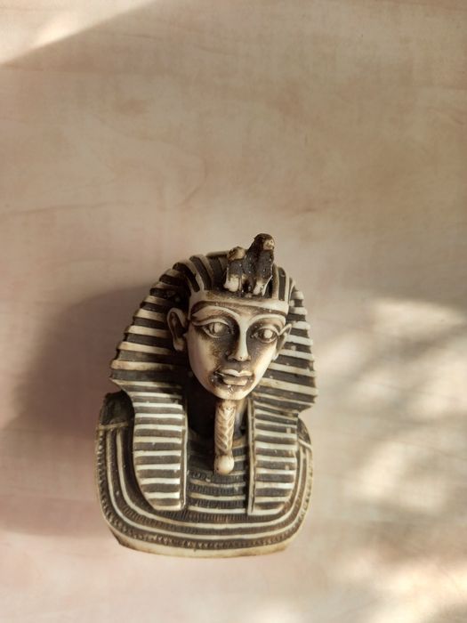 Статуя из Египта